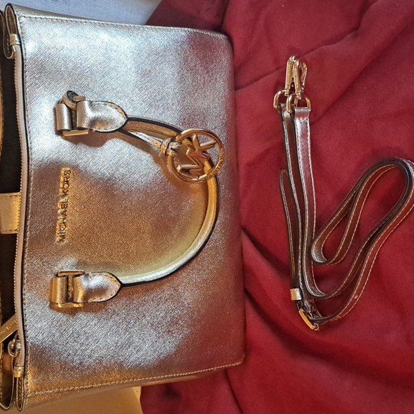 Michael Kors Gourgous Gold Satchel and Crossbody Excellent Condition - Picture 10 of 12